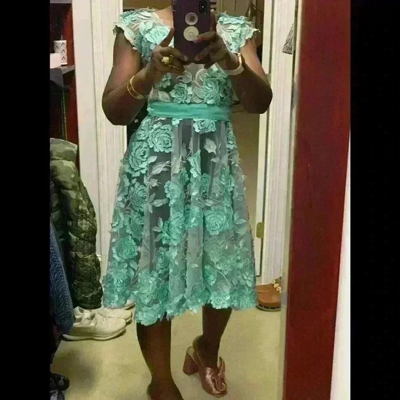 Gorgeous Turquoise and Silver hand made lace dress. - Picture 1 of 13